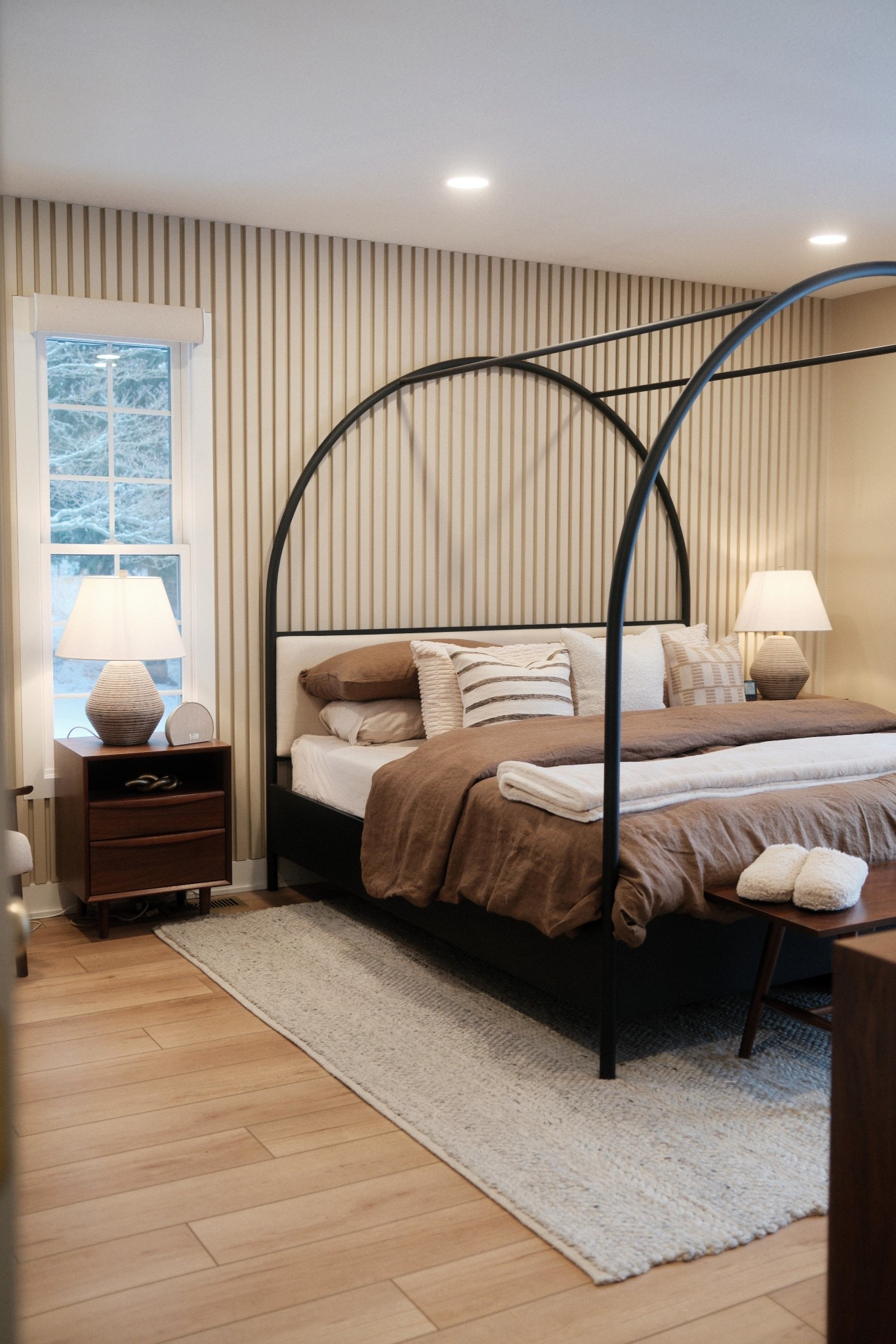 Starting off the new year with new bedding 🫶🏻🖤 

#LTKSeasonal #LTKHome #LTKSaleAlert