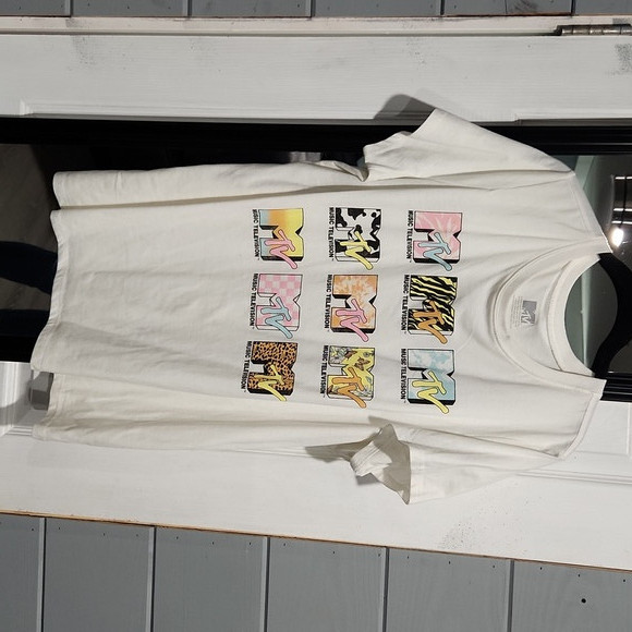 Torrid MTV graphic tee 1x | Poshmark