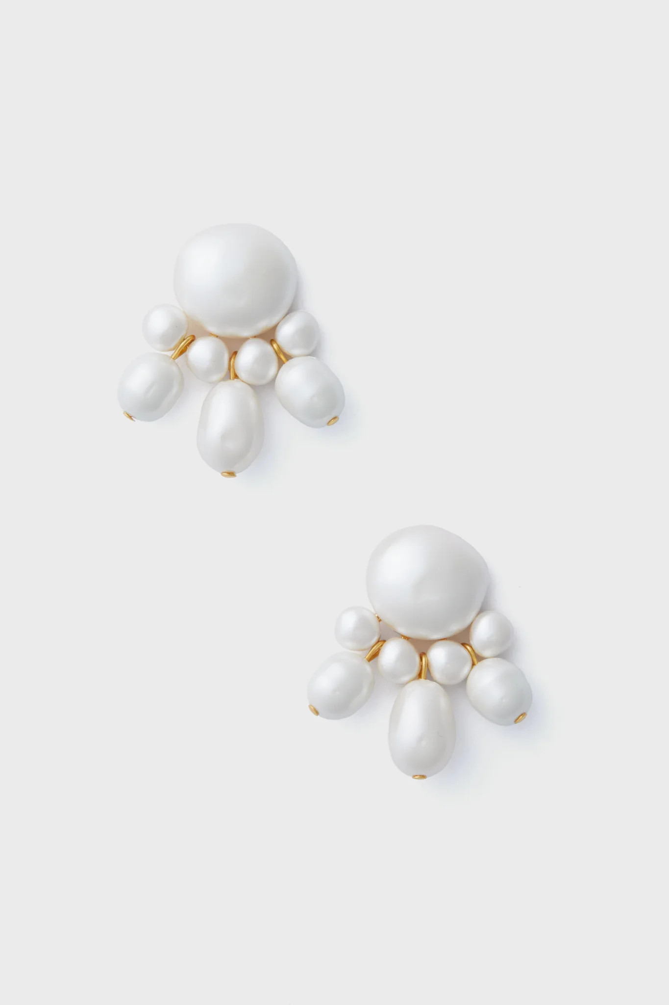 White Maggie Earrings | Tuckernuck (US)