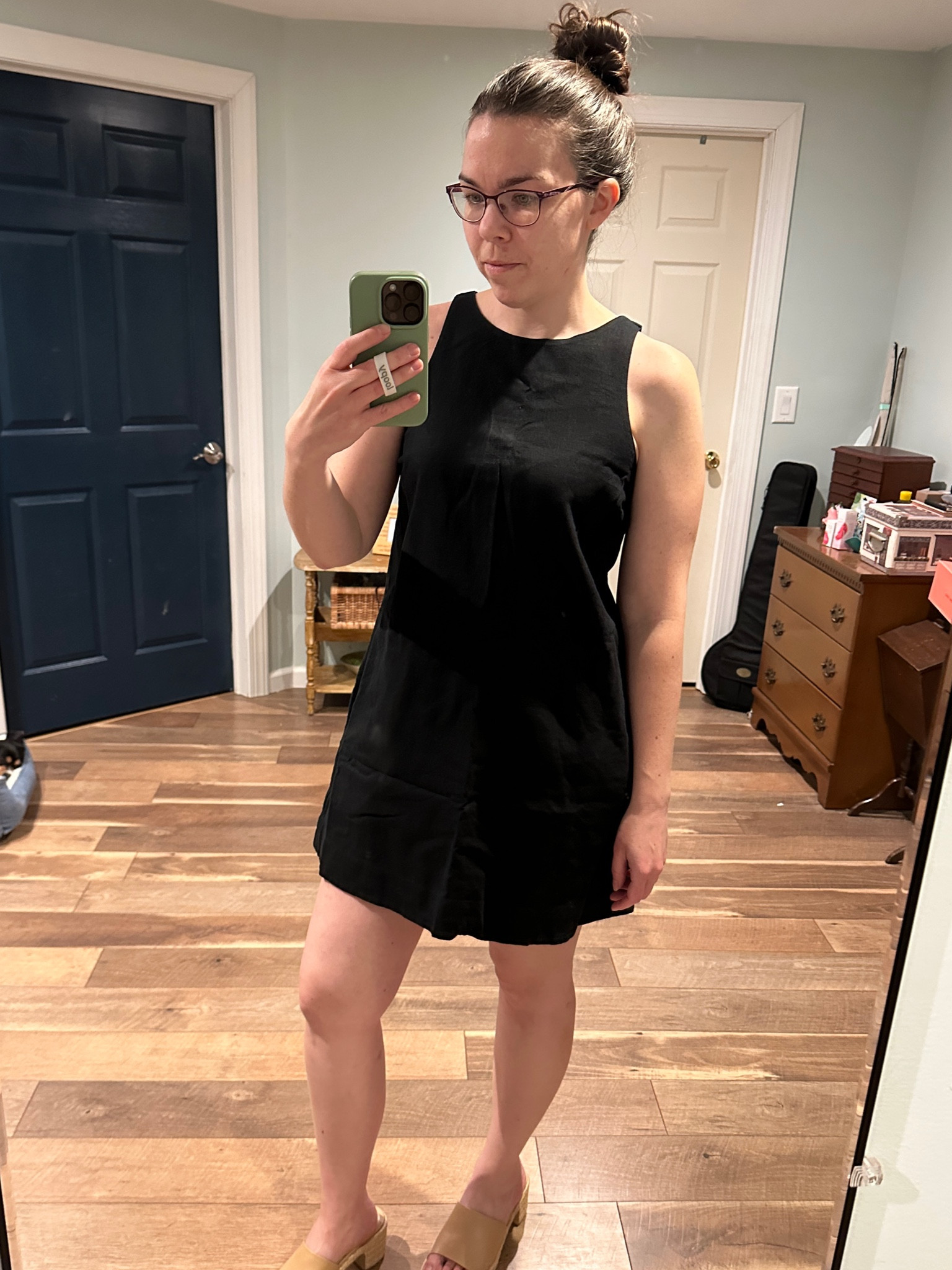 One of my favorite Abercrombie dresses from last year is back in stock! I wore this dress SO much. Love the linen blend, it’s great once the warmer weather starts up. Wearing a small, true to size.

#LTKSpringSale #LTKstyletip #LTKworkwear