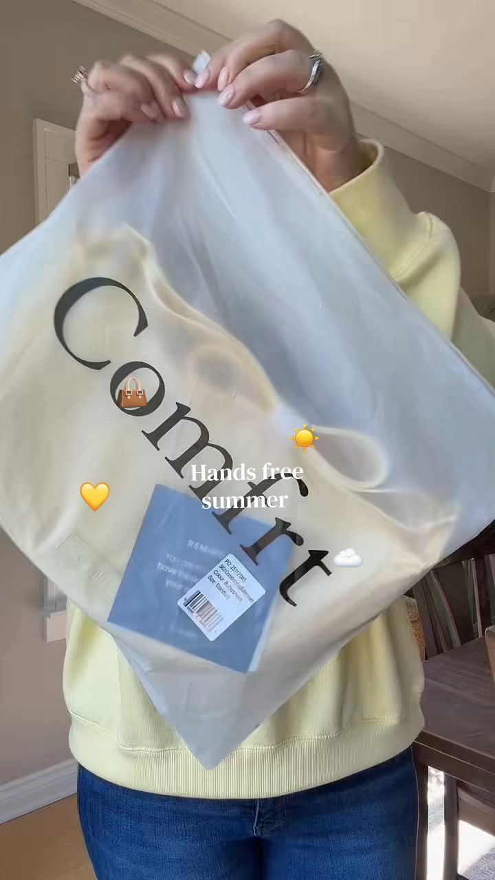NEW RELEASE! Loving the new Comfrt crossbody bag! Just in time for summer!☀️
#comfrt #crossbodybag #summervibe #bag #newdropsforyou

#LTKSaleAlert #LTKootd #LTKTravel