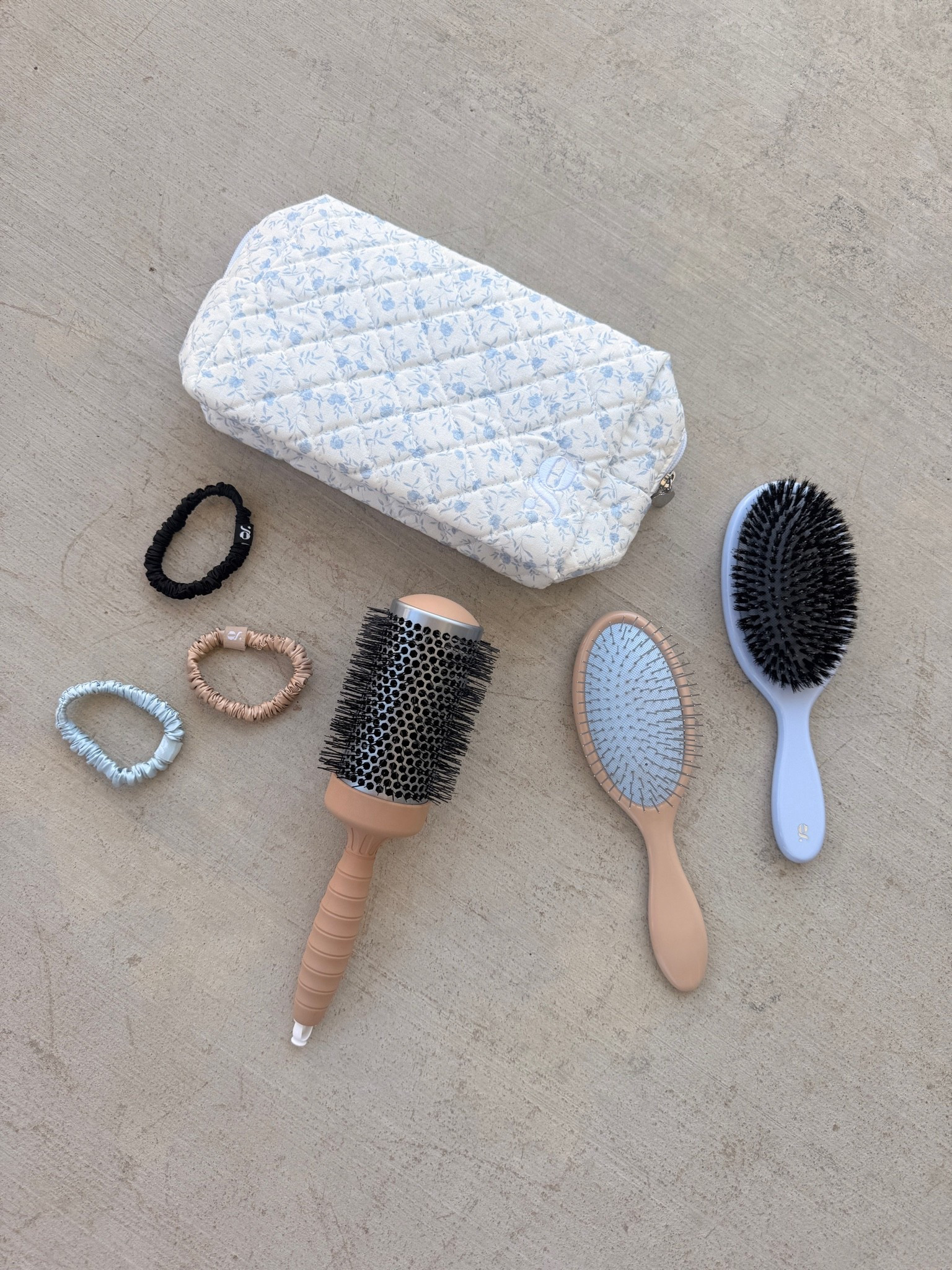 The BEST brush - worth all the hype

#LTKgrwm #LTKselfcare #LTKdayinmylife