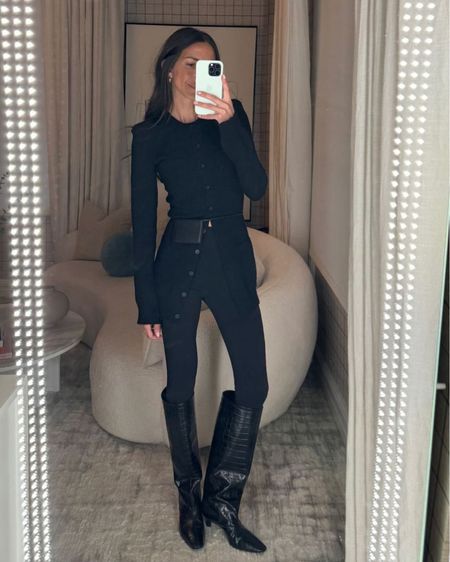 All black ootd 🖤 These are the most comfortable boots