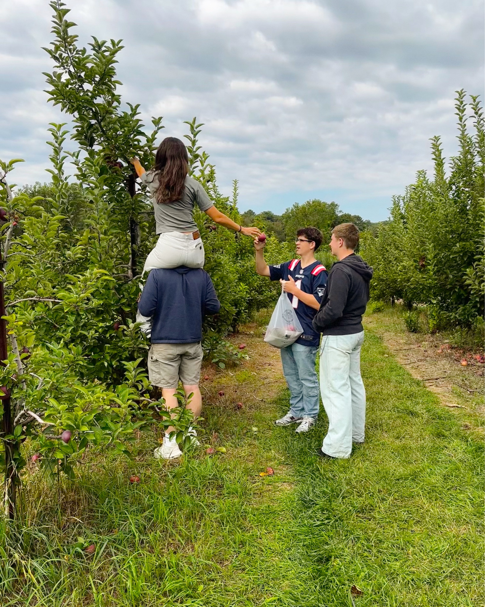 It’s the season 🍎

#LTKFallSale #LTKSeasonal #LTKStyleTip