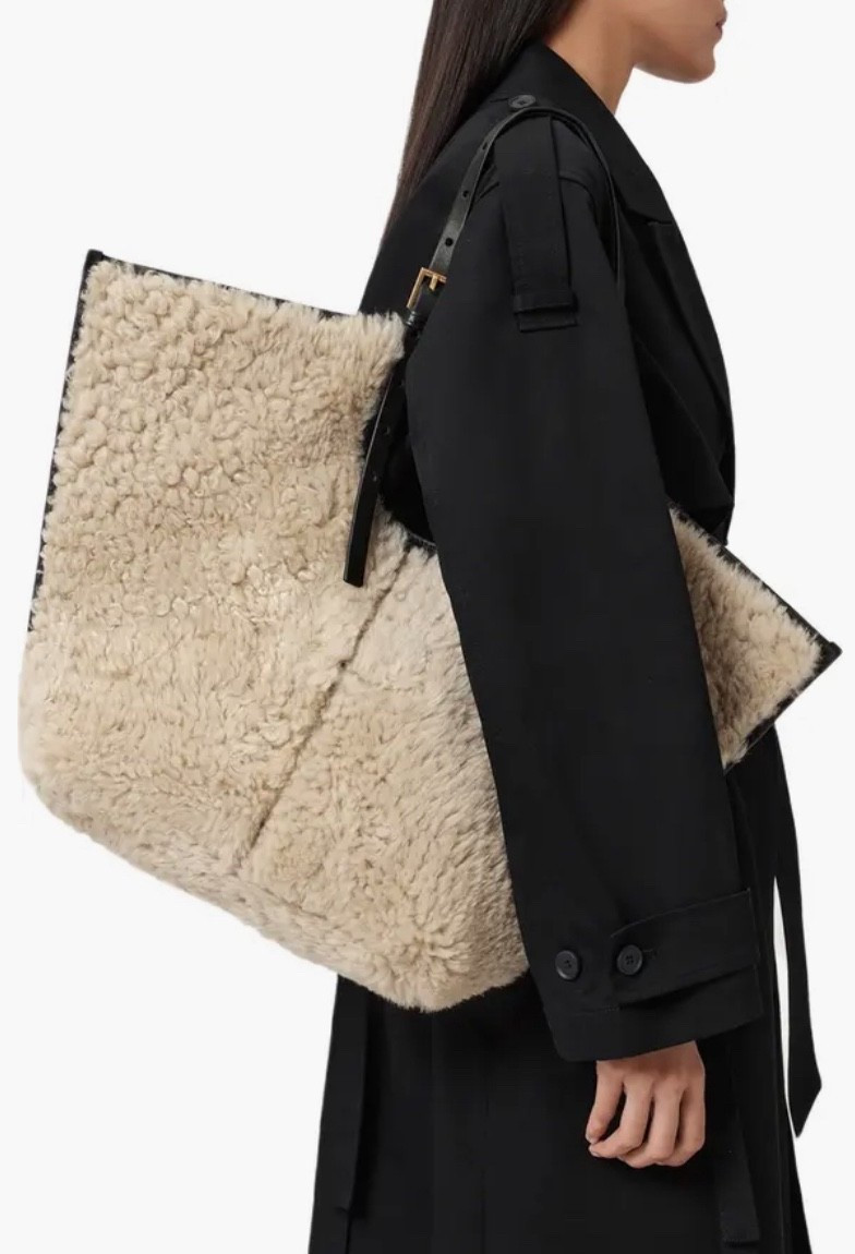 Tote bag 

#LTKGiftGuide #LTKHoliday