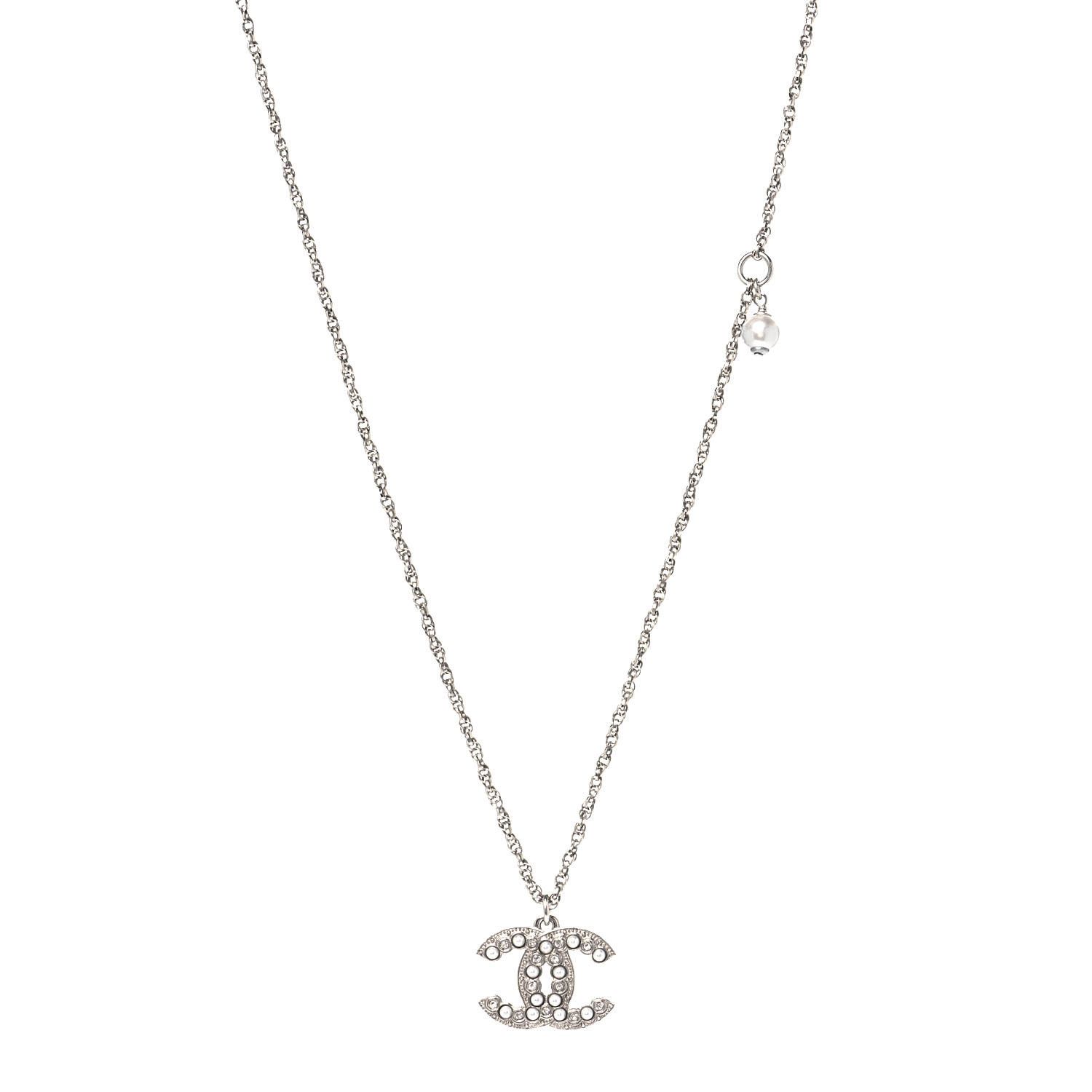 CHANEL

Pearl Crystal CC Pendant Necklace Silver | Fashionphile