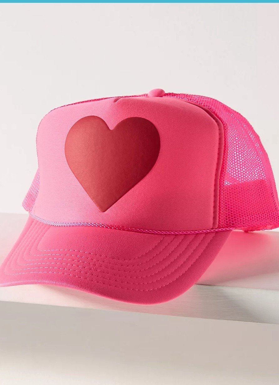 Ok the heart is cute.
XOXO POSHTEACHER💛

#LTKSaleAlert #LTKTravel #LTKU