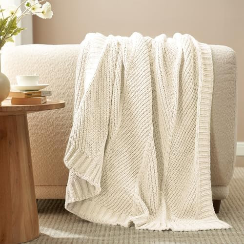 Amélie Home Knit Throw Blanket, Soft Chenille Cozy Breathable Chevron Chunky Decorative Blanket ... | Amazon (US)