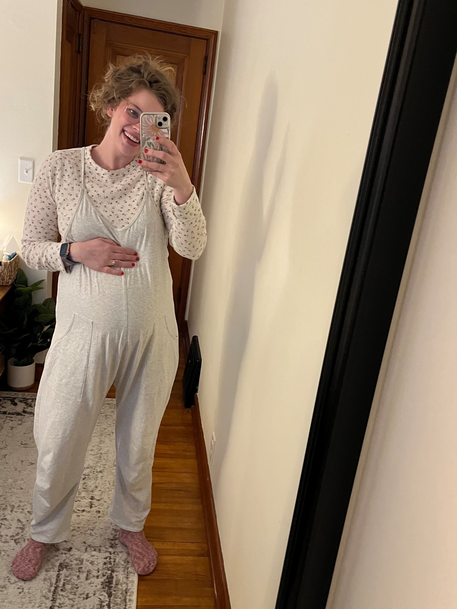 Simple outfits and comfort is KEY at 36 weeks along! Size large in long sleeve and size medium in jumper ❤️🥰