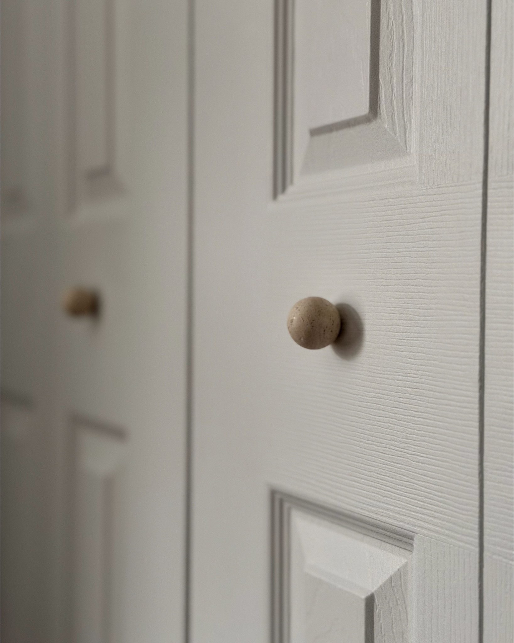 Travertine door knob upgrade 🚪 

#smallhomeupgrade #etsyfinds #closetdoorknob #interiordesign #travertinedoorknob 

#LTKcanada #LTKhome