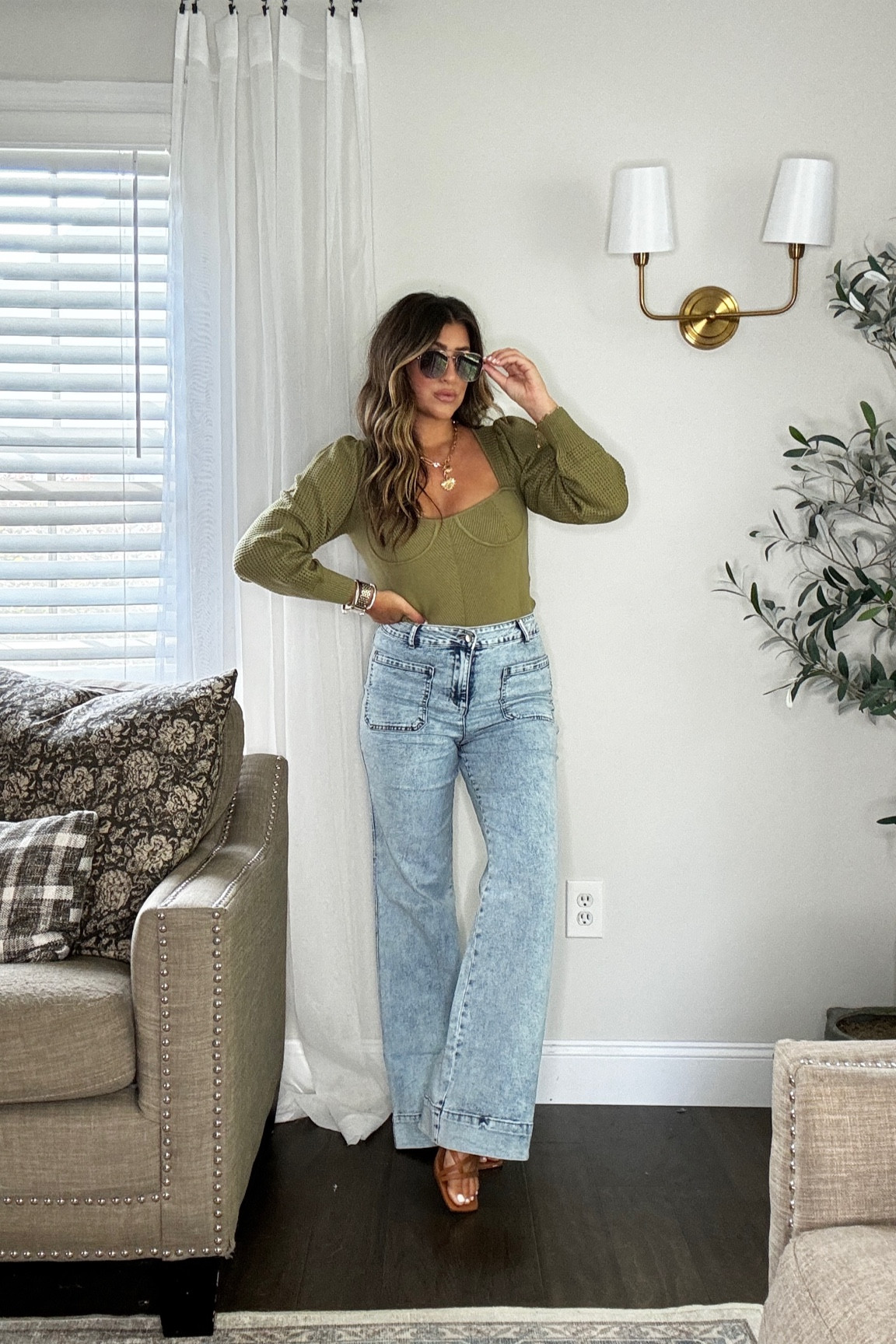 Casual outfit. This sweater is so good! Use my code LAURENHORN for 20% OFF! Xx 

SIZING:
• Jeans: tts 8 and 6 in green sweater