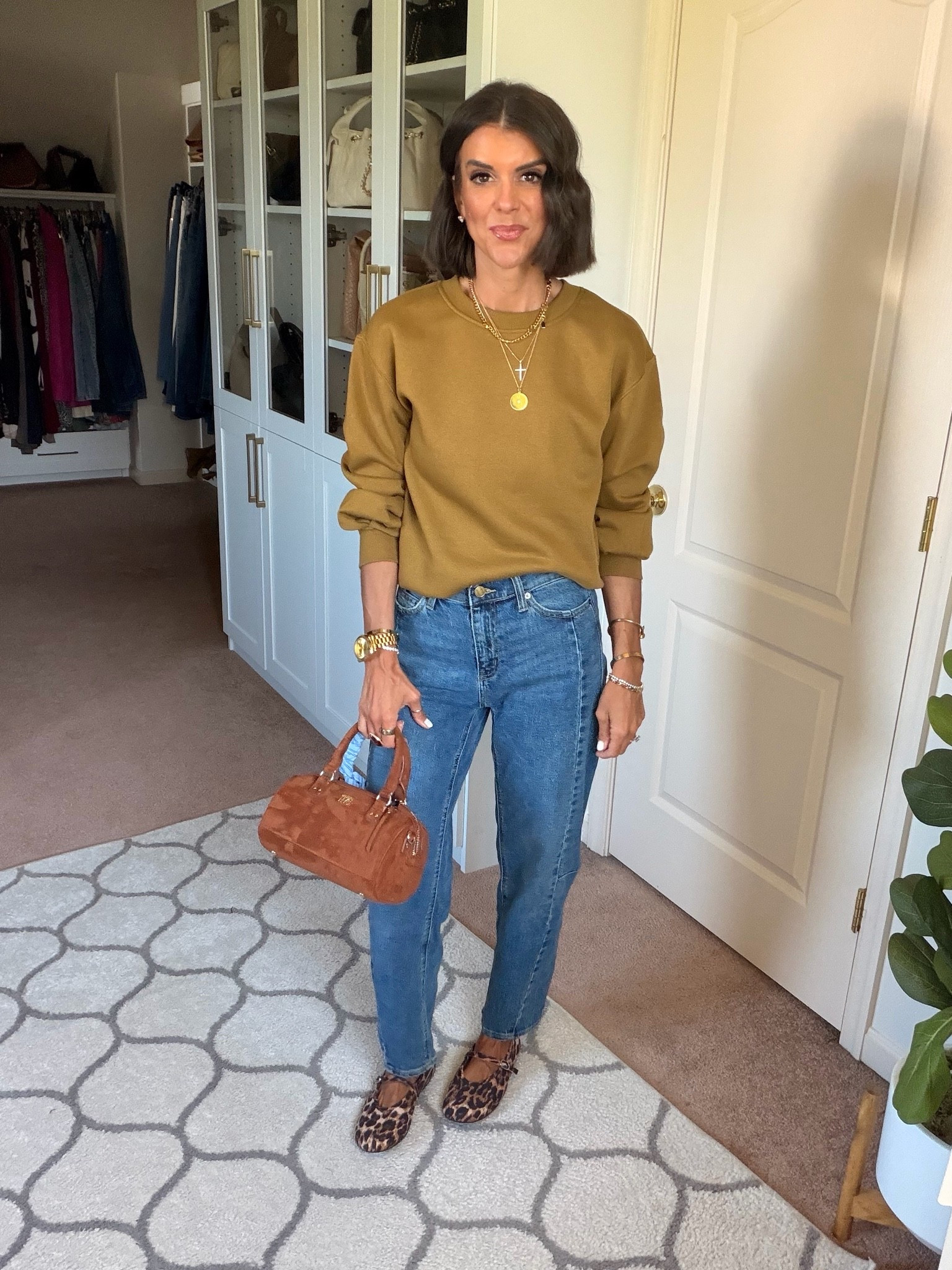 New $14 Walmart sweatshirt you are gonna LOVE! Size xs 
Size 0 in Jeans

#LTKSaleAlert #LTKootd #LTKSeasonal