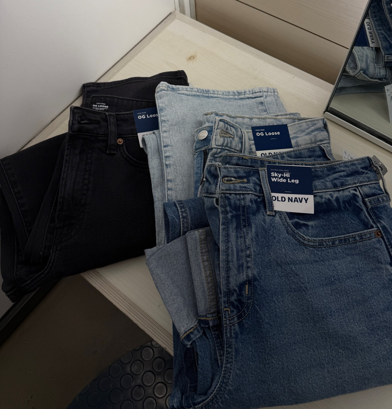 old navy jeans are a favorite + a tagged a few other things i grabbed on sale!


#oldnavy #sale #jeans


#LTKFindsUnder100 #LTKStyleTip #LTKSaleAlert