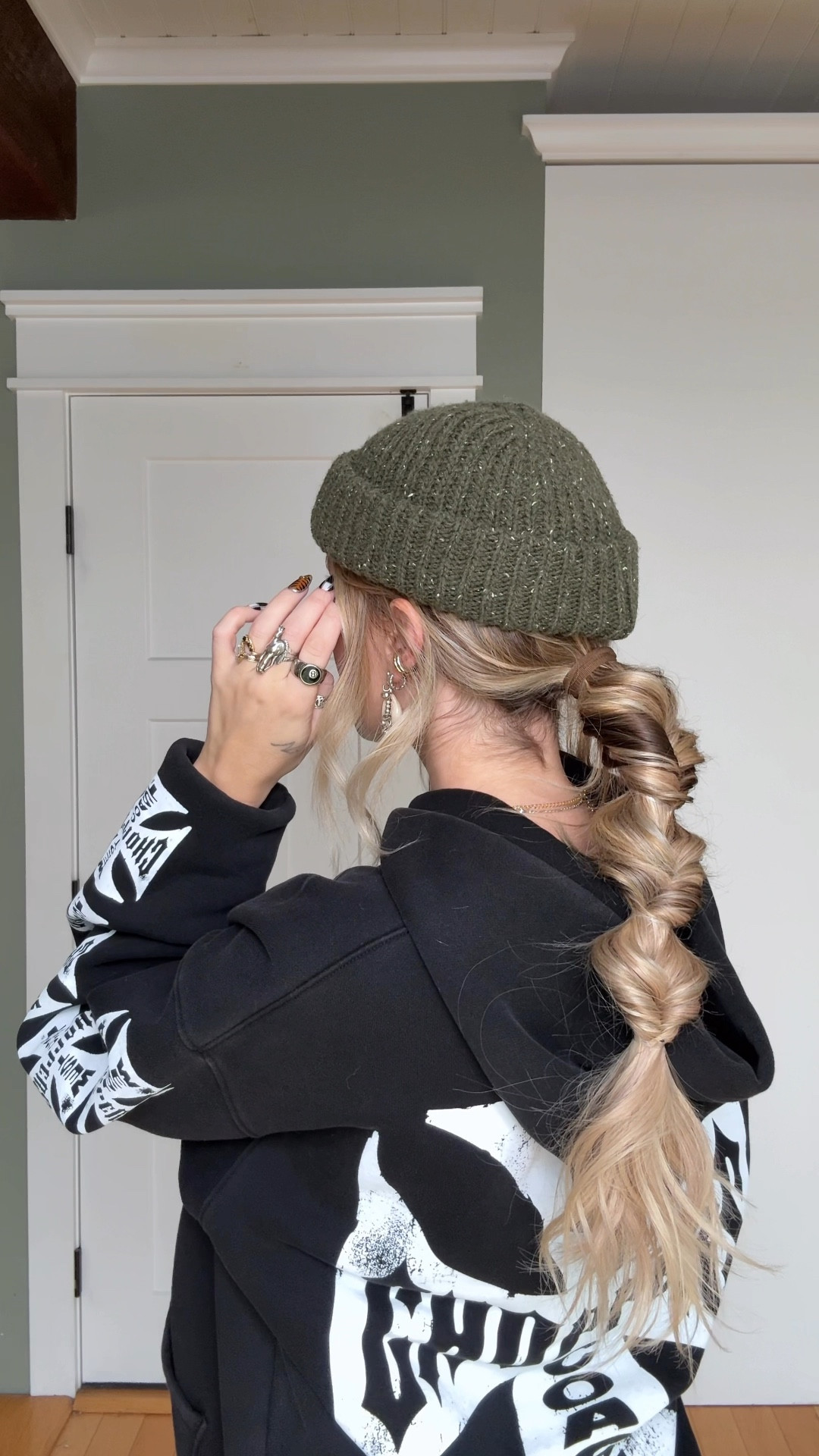 Hoodie is still on sale👏🏻👏🏻 I’m wearing a medium but wish I got a large 🙃 