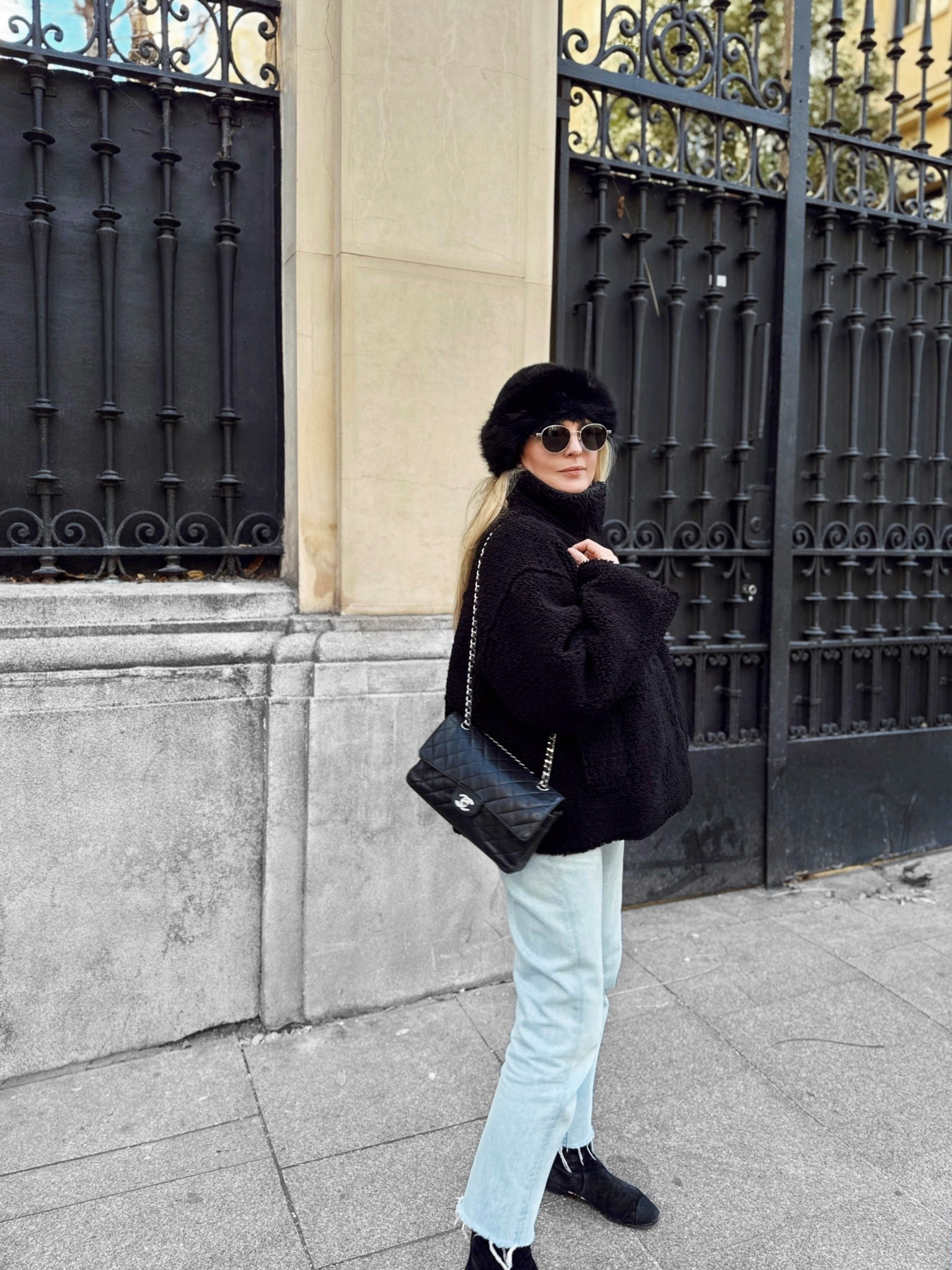 Acaba ya el primer mes del año! No se os hace eterno? Tan sombrío y gris no es mi favorito, pero me ha dado mucho así que lo despido feliz y con ganas. Que tal ha sido el comienzo de año para vosotros?

———————————

January is finally coming to an end. Is it me or the first month of the year always feels eternal? Cold and grey it’s not my favorite, but it’s been good to us so I’m already expecting great things for the next one! How was your start of the year?