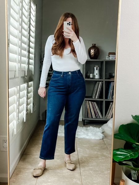 Walmart jeans wearing size 9. Mom jeans. Fall outfit. 

#LTKunder50 #LTKSeasonal #LTKstyletip