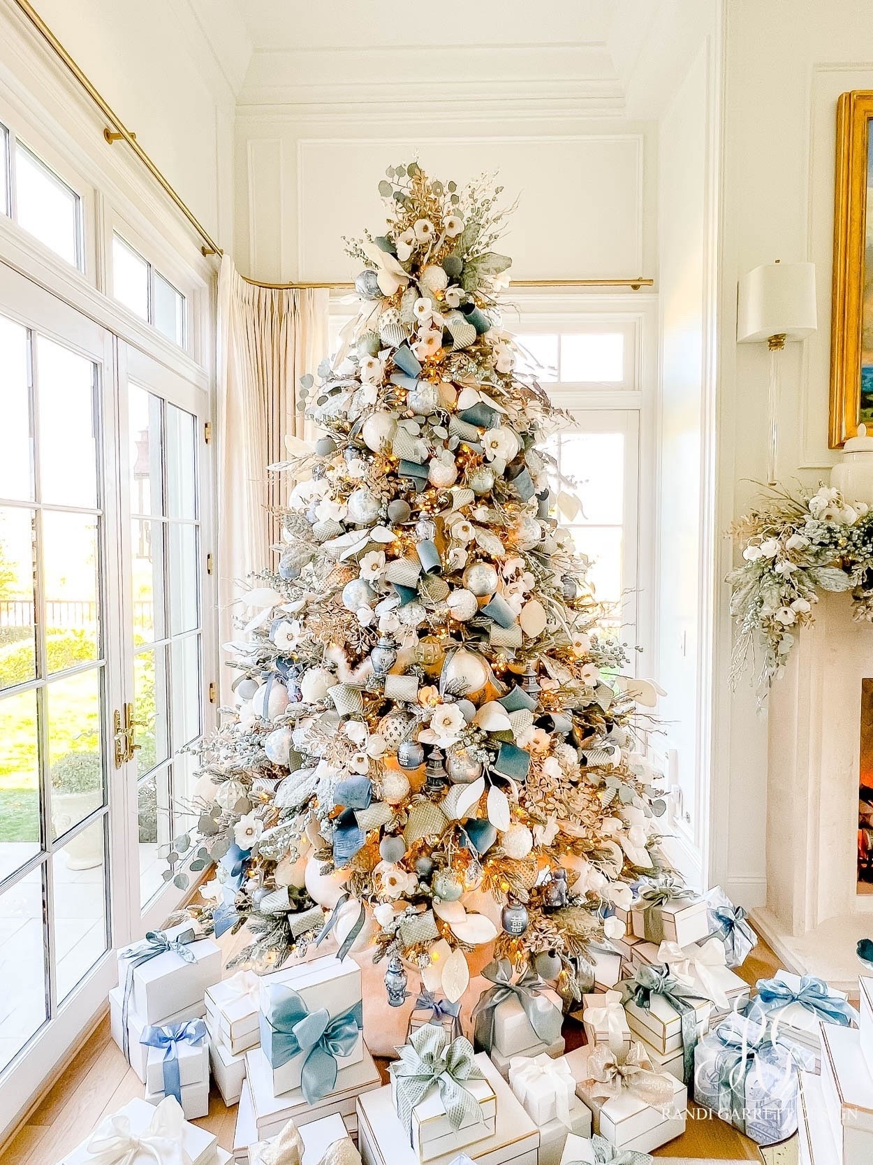 Past year’s blue and white tree! Here are a few of the things I used to make it 🎄

#LTKStyleTip #LTKHoliday #LTKHome