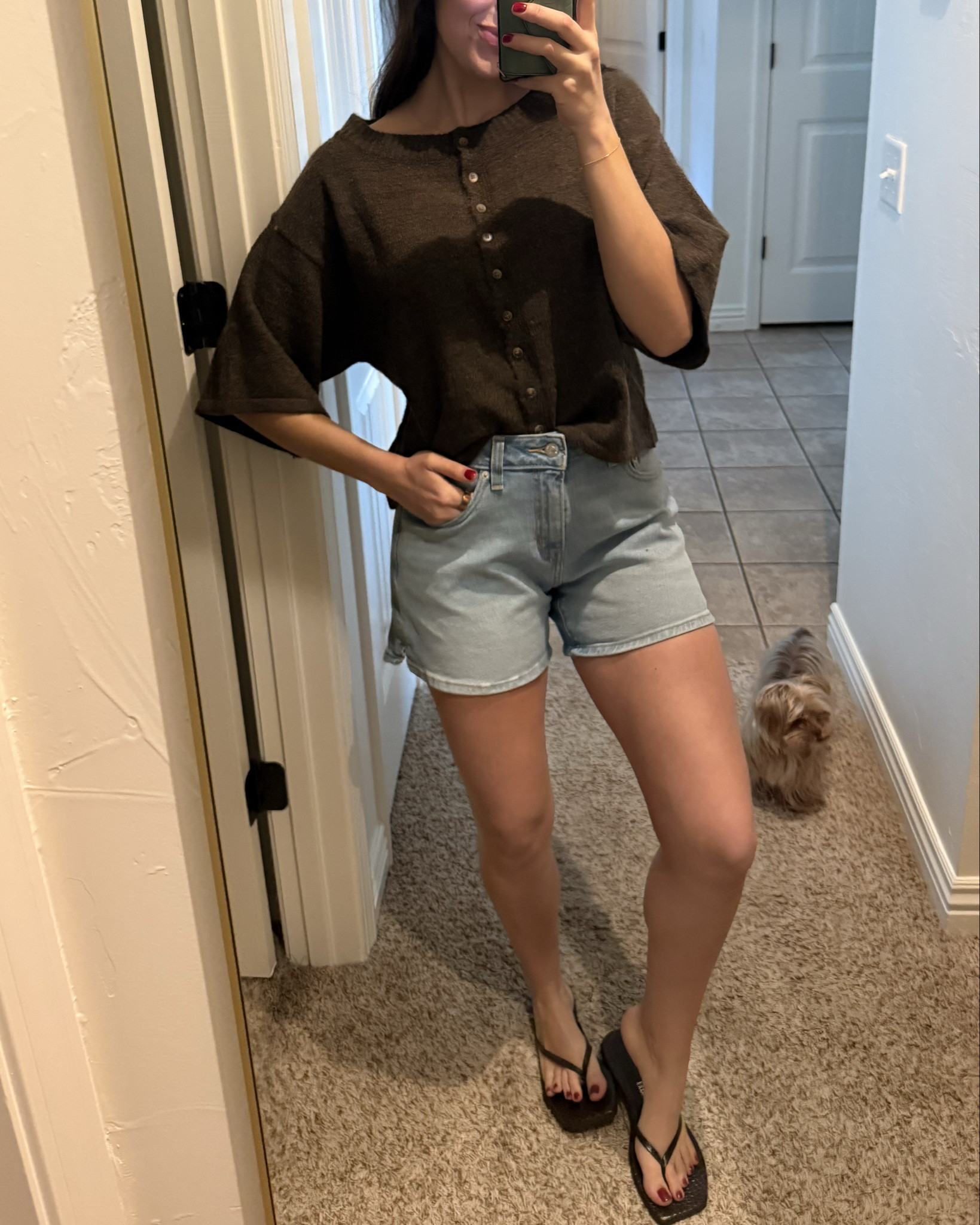 A summer day in February looks like 🤎

Levi shorts: 27
Got this specific top at a local boutique 

#LTKootd