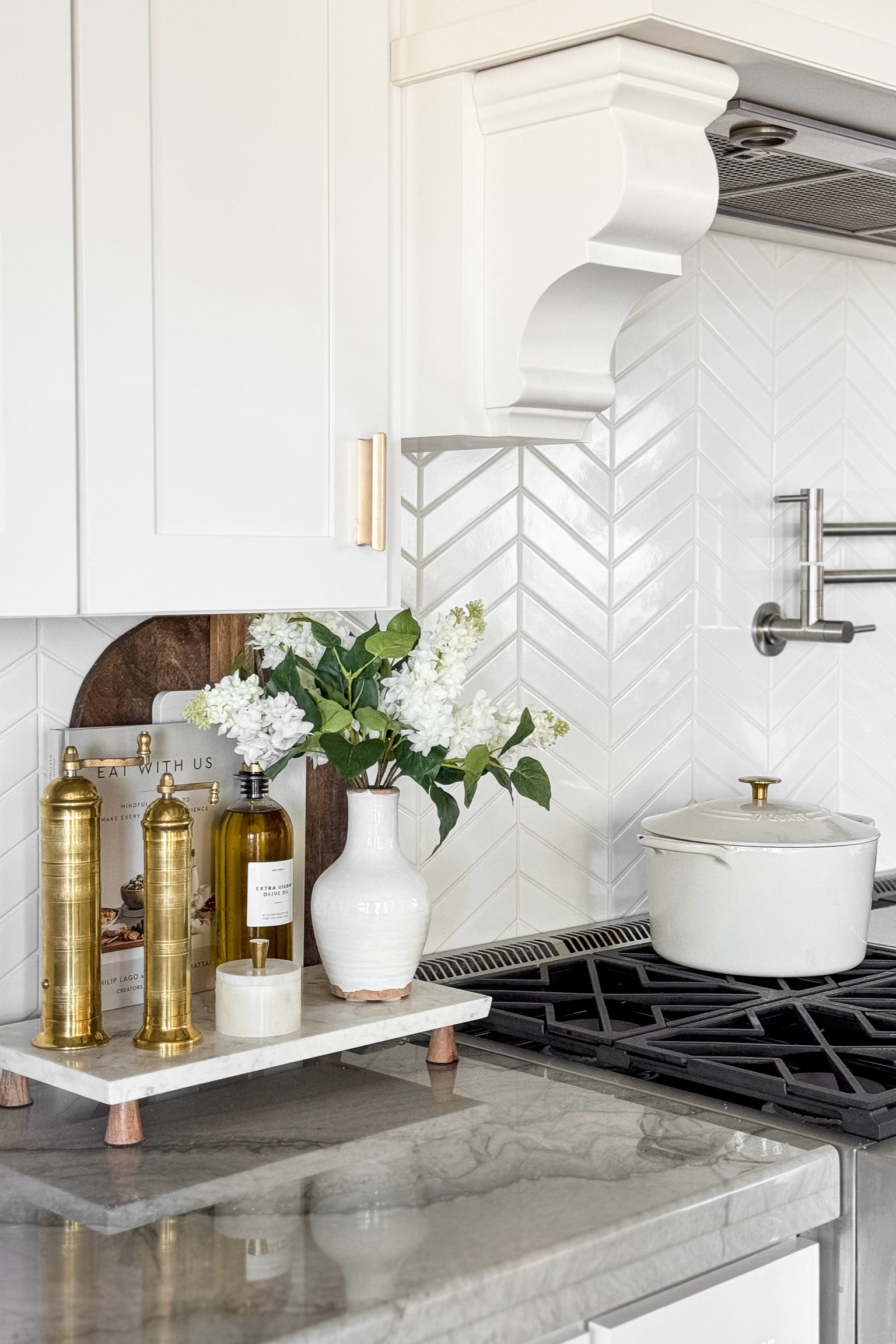 My beautiful Dutch oven, I keep it on my stove everyday - it's too beautiful not to!

Home  Home decor  Kitchen  Kitchen essentials  Dutch oven  Cooking utensils  Marble  Salt and pepper mill  Faux florals  Cookbook  ourpnwhomee

#LTKSeasonal #LTKhome