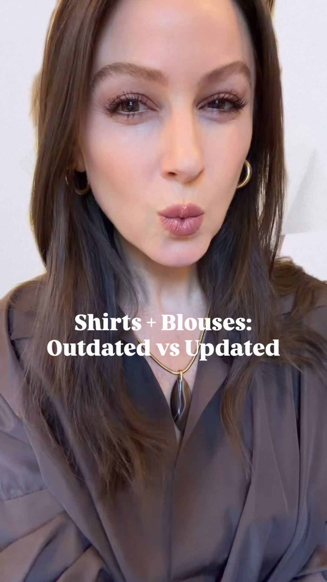 Modern blouses to wear to work and those casual tops to wear on the weekends in the spring and summer months all linked below!