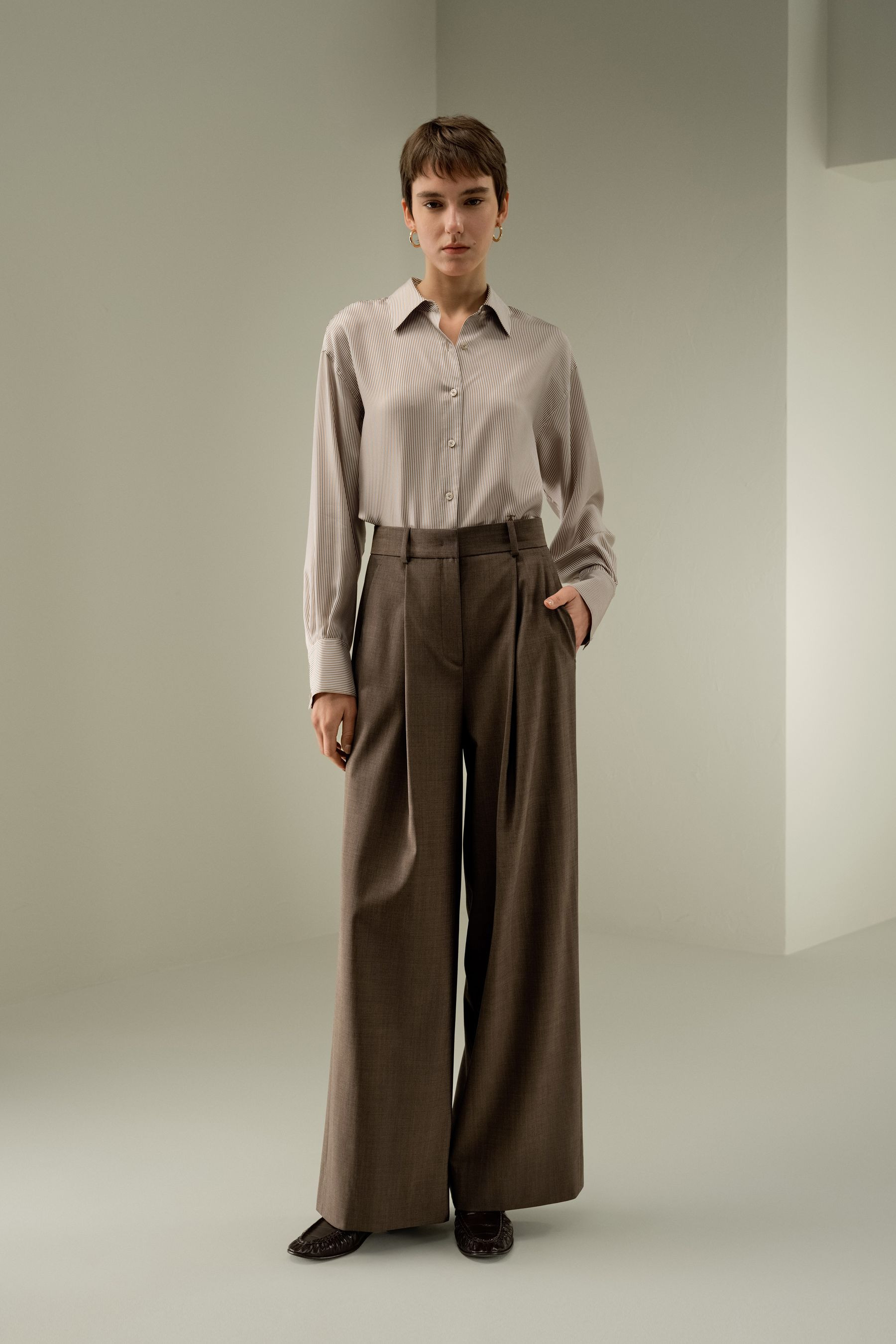 Front-Pleated Silk-Wool Blend Trousers | LilySilk