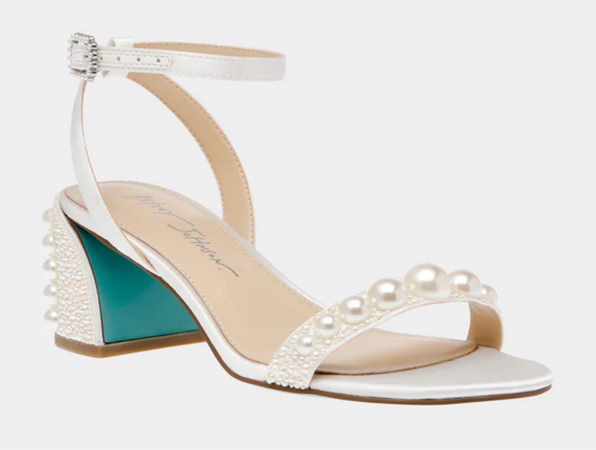 Tina Ivory Pearl Heels

#LTKWedding