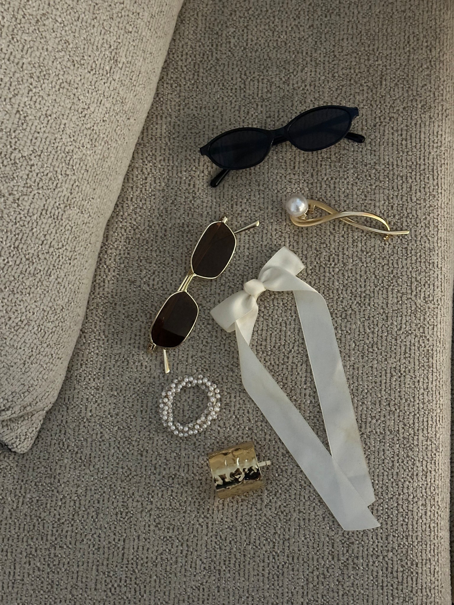 couldn’t find the tag for the anthropologie hair ribbon and amazon sunglasses but fount some look alikes! 

#LTKStyleTip