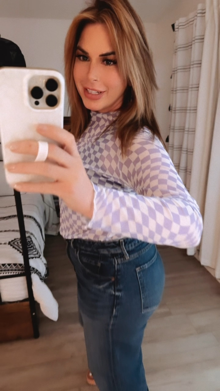 Hi 🫶🏻 Comfy casual fit midweek vibes!
My wide leg denim jeans are 30% off , so Under $25!! Huge $17 sale starting tomorrow on my top …Mesh tops are ALWAYS a vibe especially headed into spring. 




#LTKVideo #LTKfindsunder50 #LTKsalealert