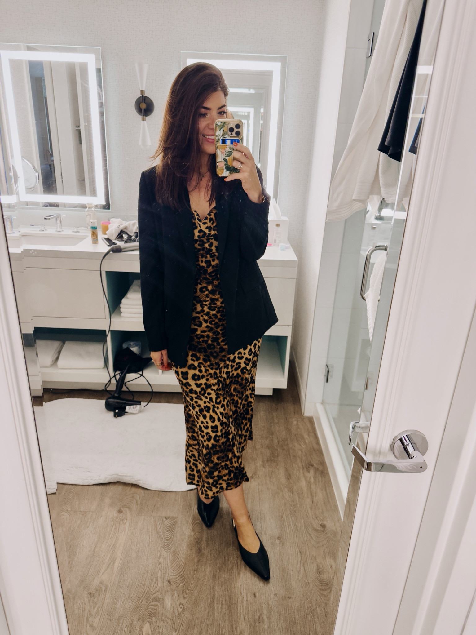 In a medium blazer and large leopard dress 

#LTKSaleAlert #LTKHoliday #LTKMidsize