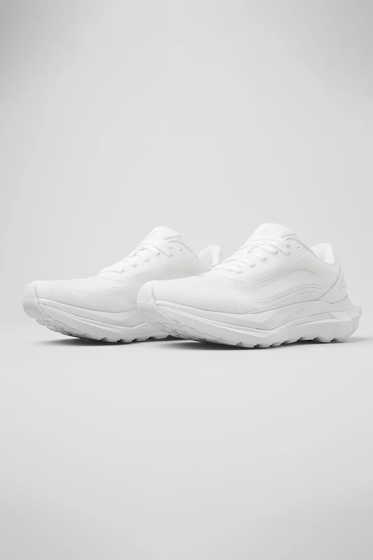 Alo Runner - White/White | Alo Yoga