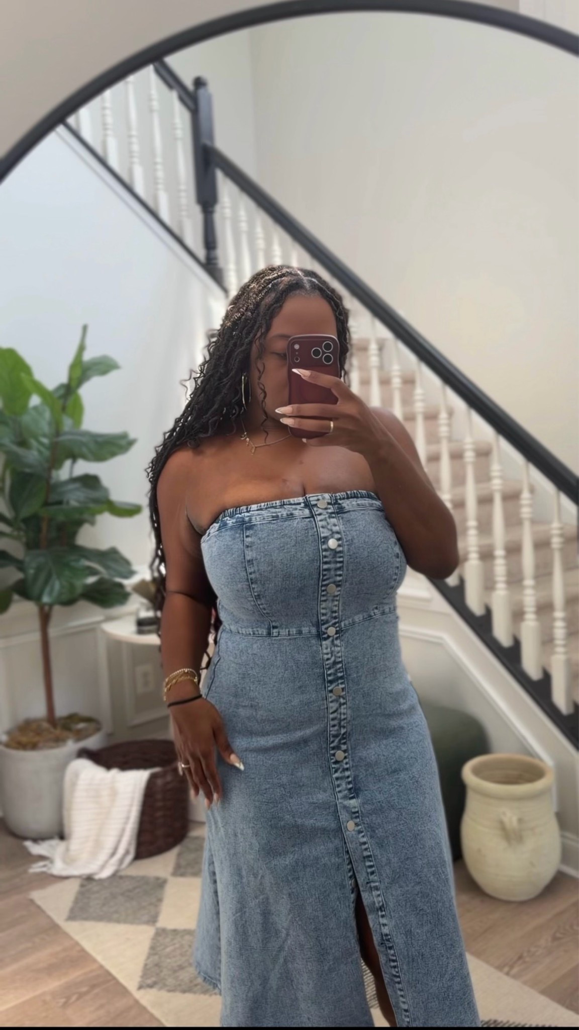Wore this denim dress for a lunch date and it’s so comfy! You can dress it up or down!

#LTKgrwm #LTKMidsize #LTKootd