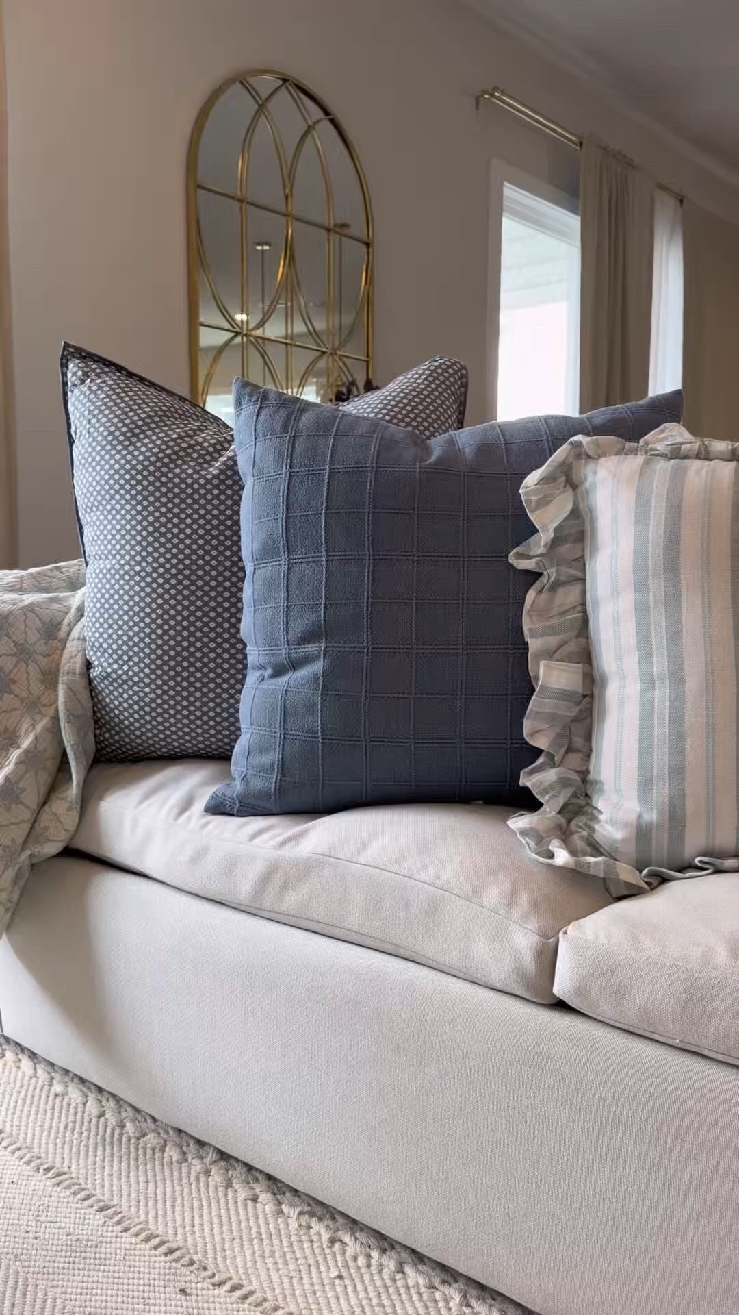Spring refresh for my couch with new throw and pillows! Everything is from @Target 


Spring decor // throw pillows // blue and white decor // white couch aesthetic

#LTKSeasonal #LTKMothersDay #LTKHome