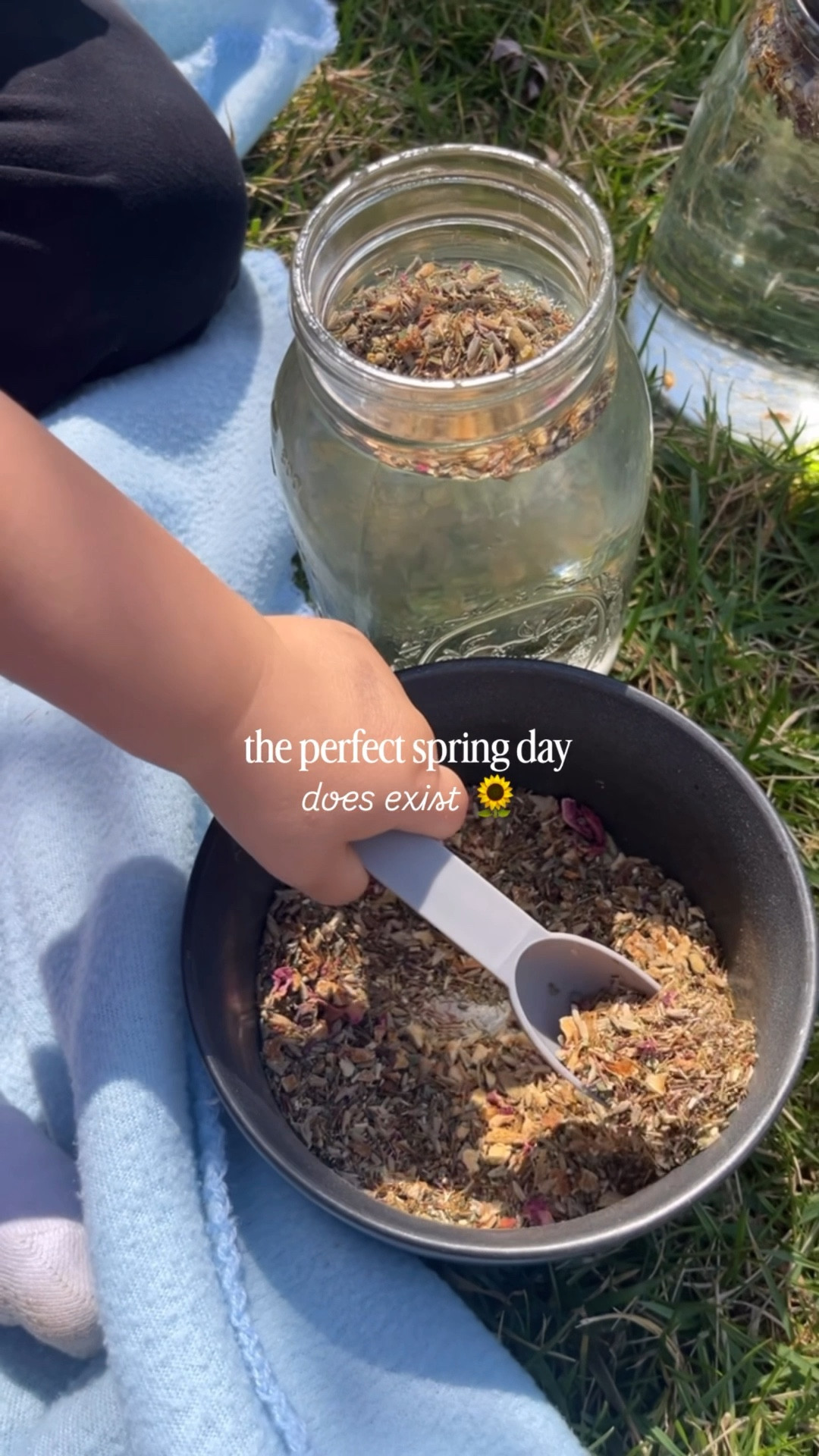 slow Spring moments + mason jar tea 🌞 

#springstyle #springvibes #slowliving #cozyhome #simplemoments #springaesthetic #homelifestyle #dailyinspo 

#LTKmomlife #LTKdayinmylife #LTKSeasonal