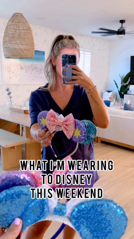 My Disney outfits for the weekend! Size small in everything! S/M blue Lulu bra / size 6 yellow bra / I found everything true to size except the blue skirt - it runs a bit small. I probably would prefer a M to be honest with you. //

Disney outfit idea
Summer
Florida
Vacation

