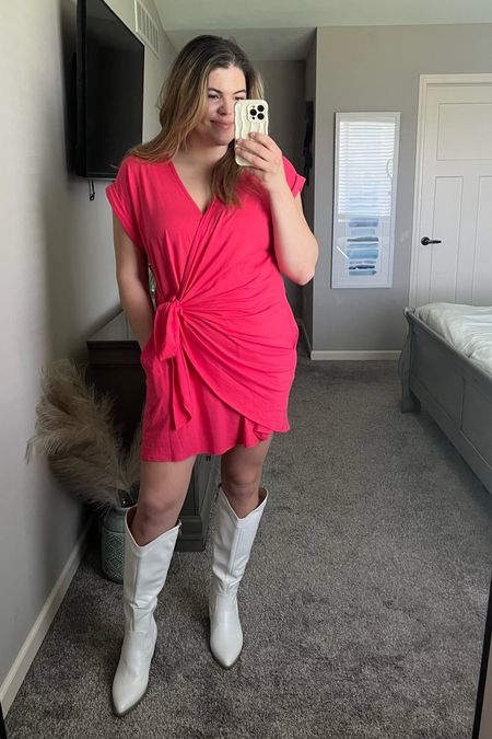 I am obsessing over this new Reese mini dress from smash + Tess’s new core drop- this wrap dress is perfect if you’re a little more tummy conscious as it’s adjustable. Also great for maternity or breast-feeding as well. I’m in a large

Use code Ericanewcore for 20% off 

Midsize, wrap dress, spring dress, country concert outfit, Nashville outfit, Mother’s Day 

#LTKsalealert #LTKstyletip #LTKcurves