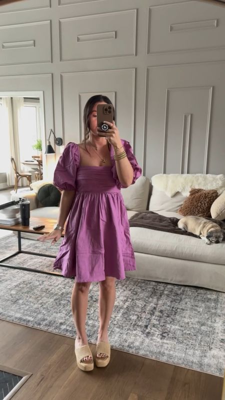 I’m not a huge girlie girl but I think I found my Easter dress! Wearing a size small TTS!! 

Spring dress 
Spring outfit 
Spring style 
Easter 
Easter dress 
Ltk sale 

#LTKSpringSale #LTKsalealert #LTKstyletip
