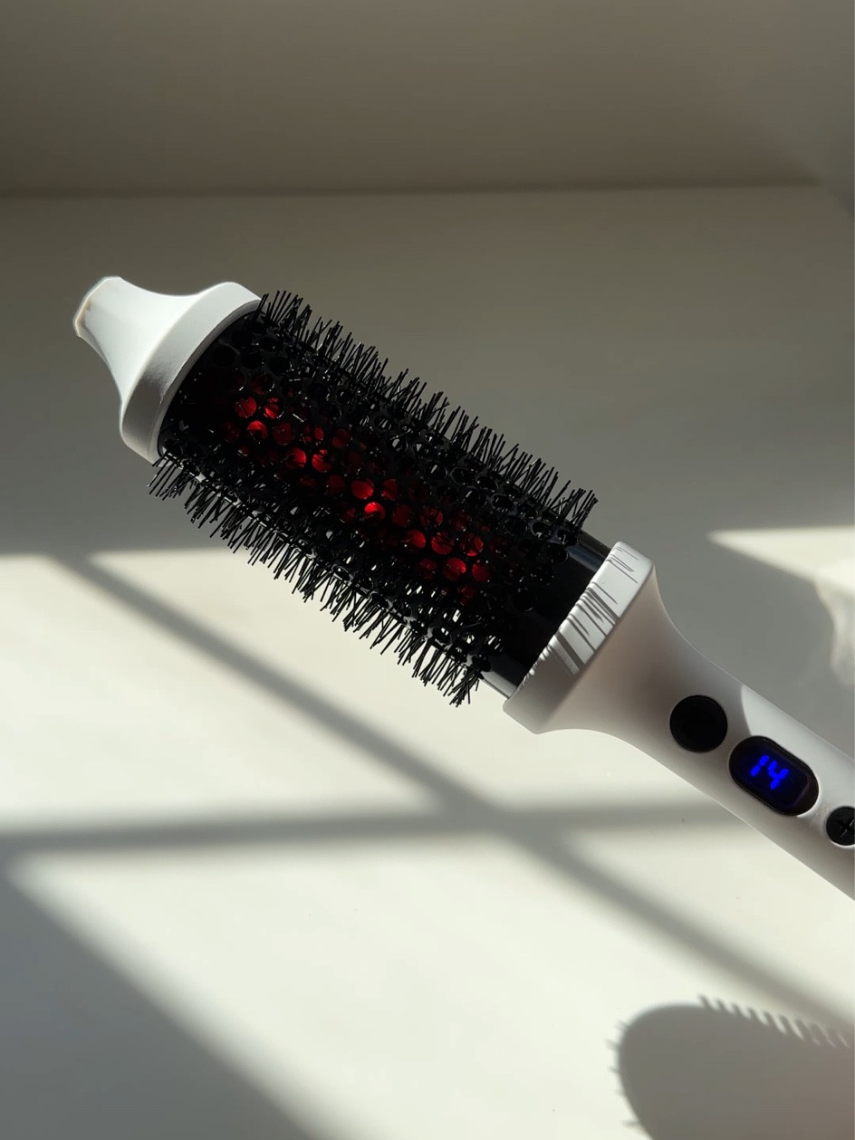 thermal round brush 

#LTKGiftGuide