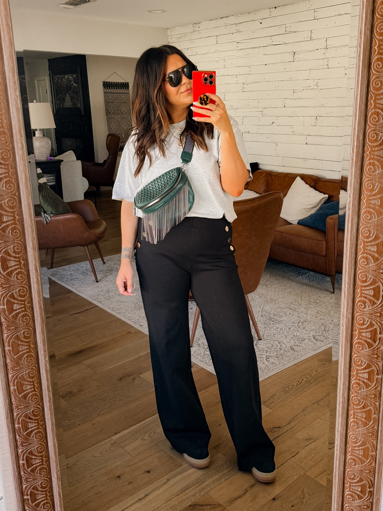 Everyday outfit!
Abercrombie box tee: XXL
Spanx trousers: XL /reg
Adidas Gazelle: true to size!
Accessories are all Amazon


#LTKmidsize #LTKstyletip #LTKfindsunder50