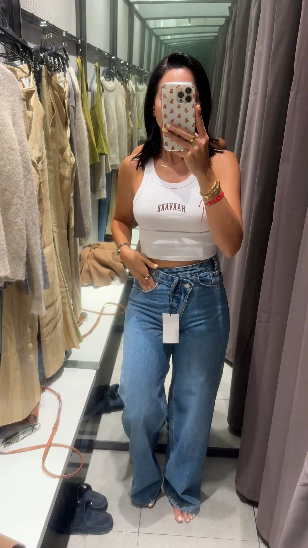 New Jeans in @zara
Size 34 



#LTKU #LTKSeasonal #LTKStyleTip