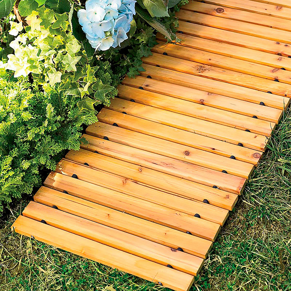 Straight Cedar Pathway | Garden Pathways | Plow & Hearth | Plow & Hearth