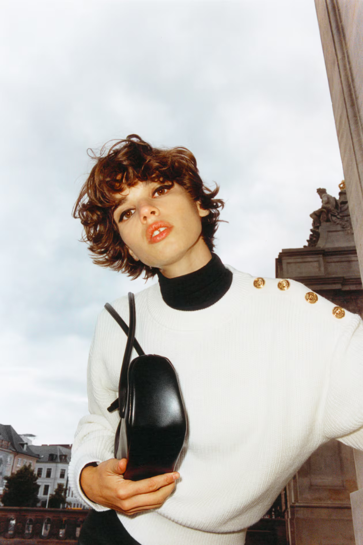 Button-Detail Sweater - Round Neck - Long sleeve - Cream - Ladies | H&M US | H&M (US + CA)