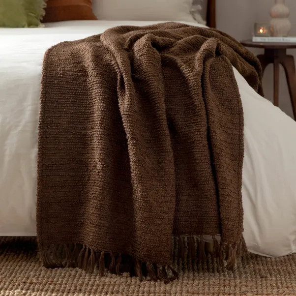 Yard Candar Cosy Woven Tassel Throw | Dunelm