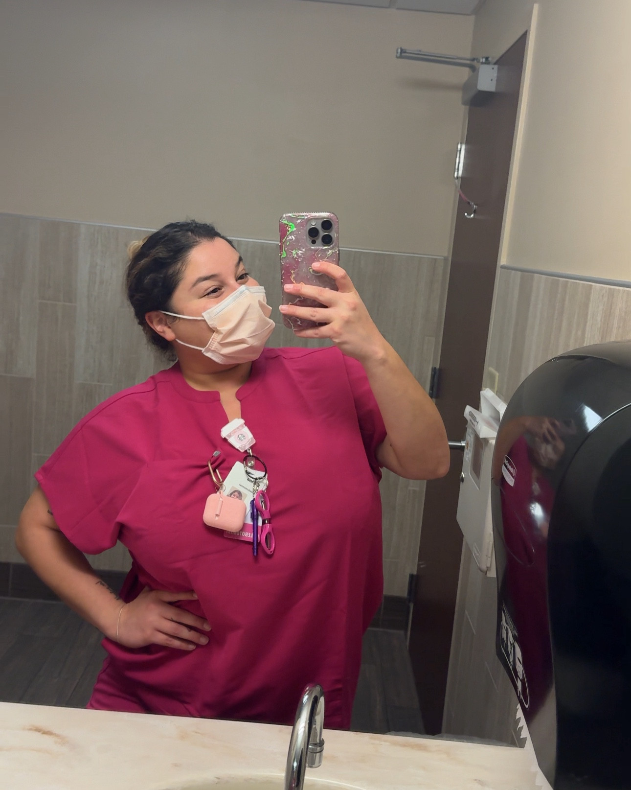 Top scrub size: XXL/1X
Bottoms size: XL - Short 
loveeee these scrubs sm sooo comfy!! 
🏥🎀🩷

#LTKMidsize #LTKPlusSize #LTKWorkwear
