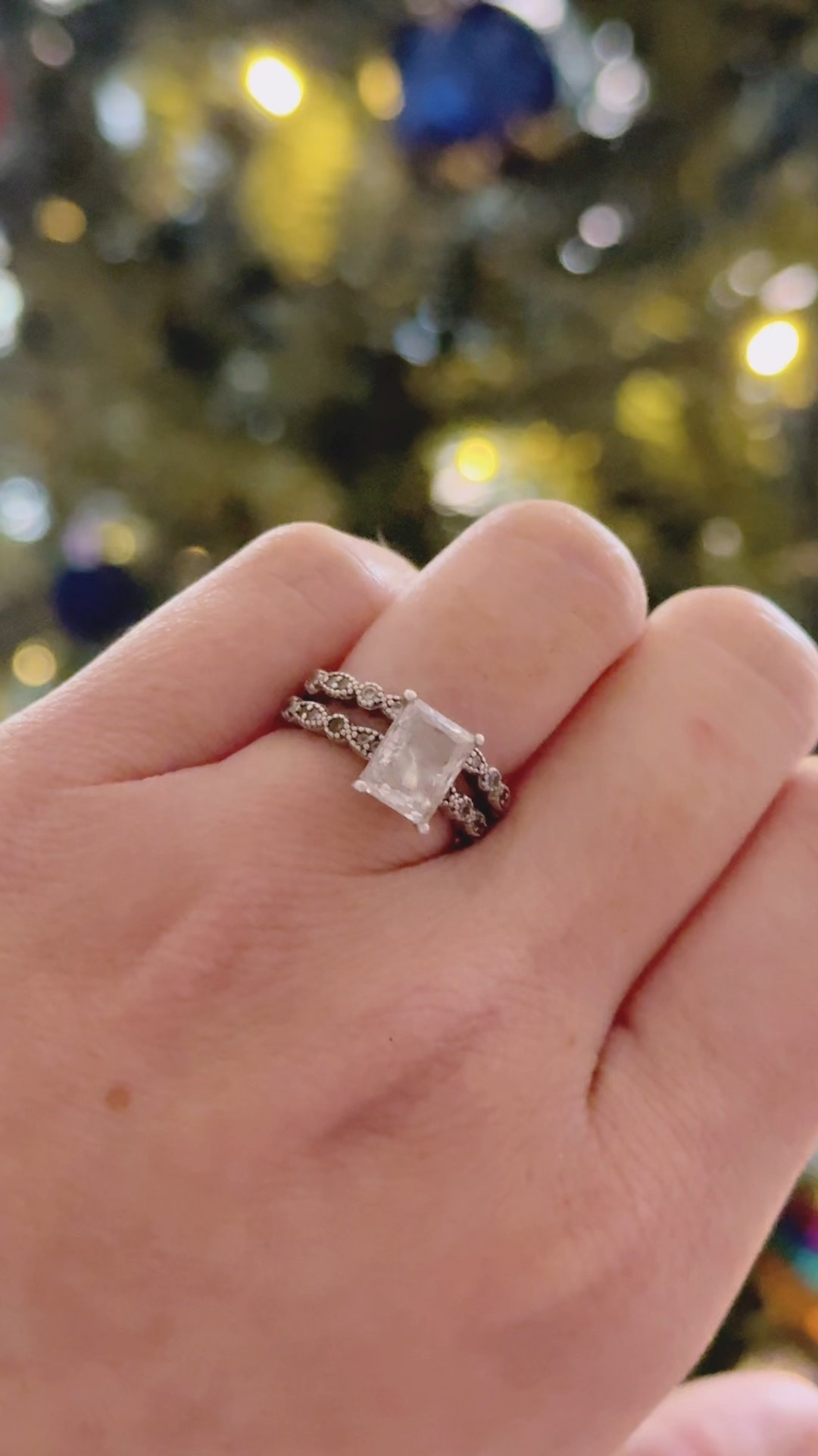 #ad 

This is your sign to stop gifting stuff people won’t use. This hand soap cleans your jewelry while you wash — no soaking, no scrubbing, just instant sparkle! ✨ 
@shinery


#LTKHoliday #LTKGiftGuide