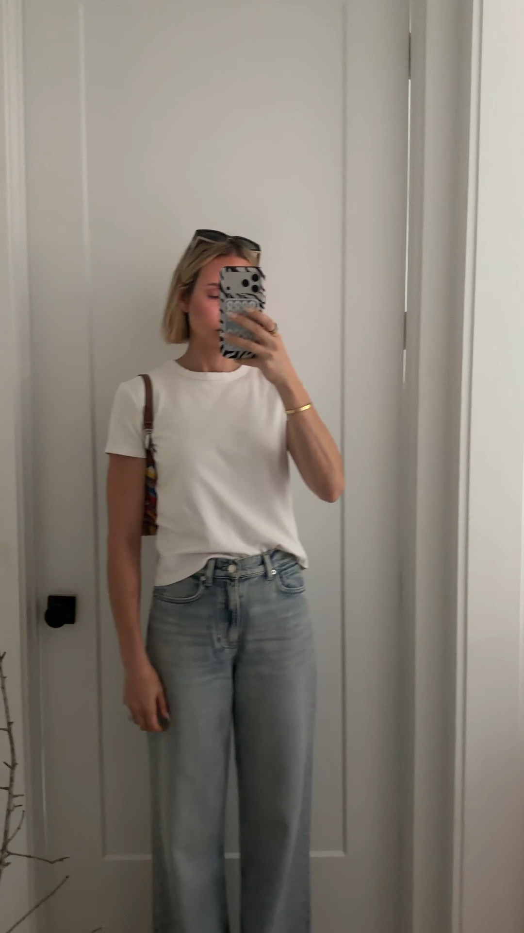 I’m wearing my usual size, a 26 and I bought it in the Long. Runs a little bit big, but I’m OK with that. Wearing a small in the Zara T-shirt. Sandals run tts

#LTKdayinmylife #LTKootd #LTKgrwm