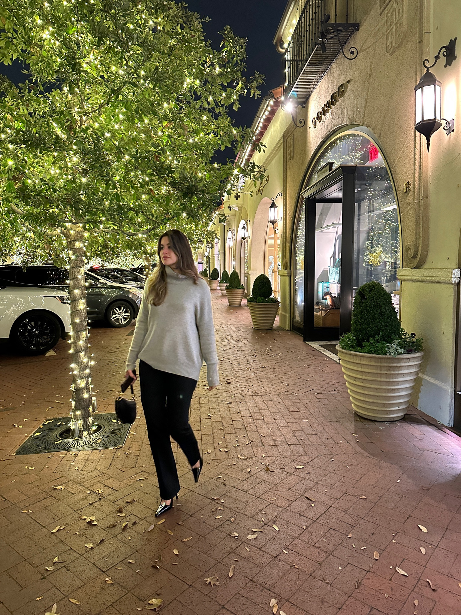 attempting to document more of my outfits this year… a major in for me for 2025! 

first date night look of 2025… we went to @cafepacific for a fancy 🍔 + 🍟

weather was in the 60’s so I went with this @lisayang cashmere turtleneck sweater (size 1) in dove grey, @khaite Danielle stretch jeans (size 26) in black, and my new @saintlaurent Gabrielle pumps in all black (I half sized up, they run a bit small). Plus my @dior mini saddle bag in black and gold. 

Happy first weekend of the year friends!!! 🏹


#LTKStyleTip #LTKSeasonal