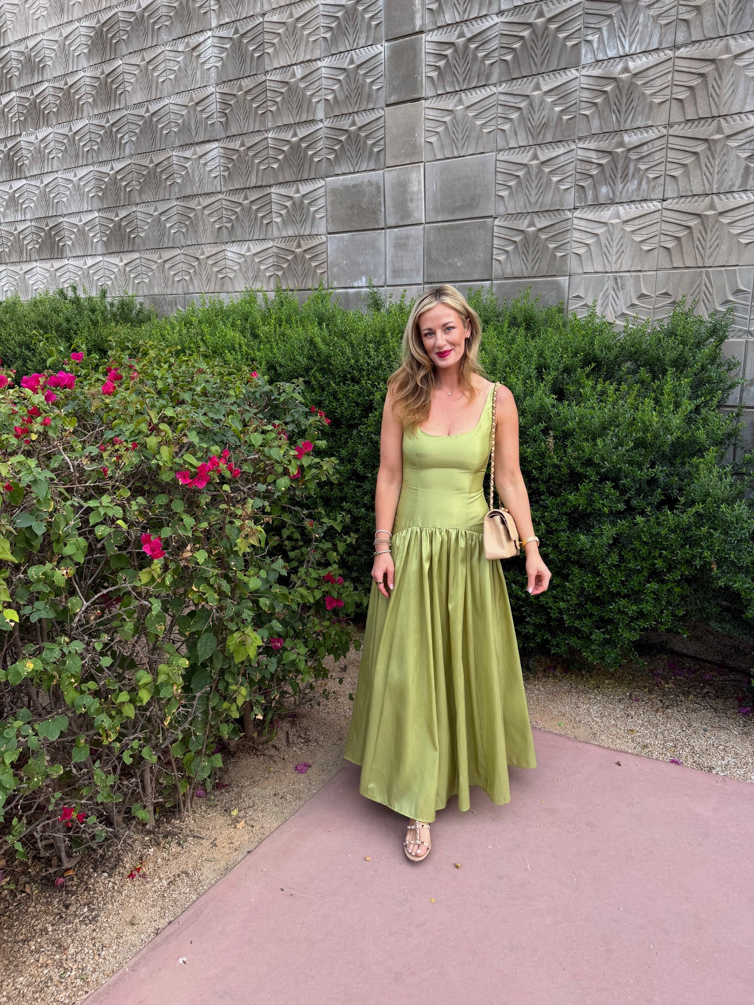 Dress is Hutch Ridge Maxi Dress on Nuuly! Linked similar here 🤍