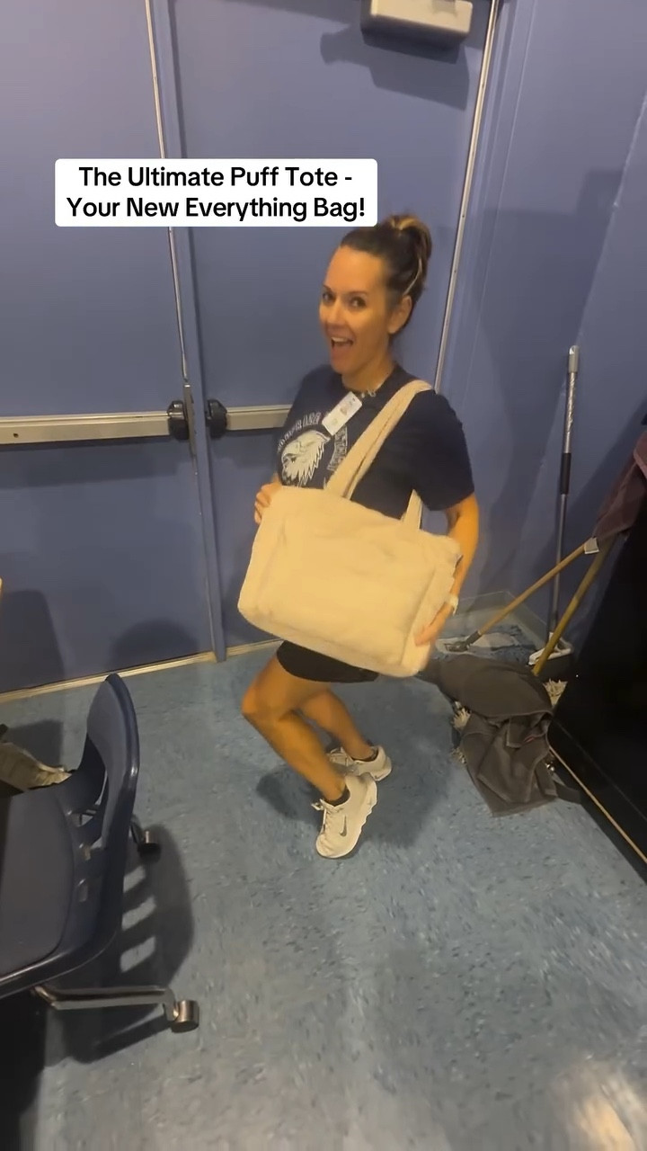 Puff Tote!! The hot bag that everyone has!! You know you need another bag in your life! You can use for a diaper bag, workout bag, work bag, traveling…seriously for everything! 


#LTKFindsUnder50 #LTKActive #LTKGiftGuide