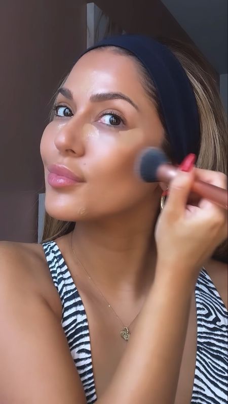 Natural glow up! Love this look super subtle and all about the skin glowing!! 

All my shades below!!
BB - 25
Concealer - 5.5 & 5.8
Powder - cushiony
Blush - mykonos 
Liner - subculture  
Lip balm - 100 degrees
Gloss - unzipped 

#LTKstyletip #LTKVideo #LTKbeauty