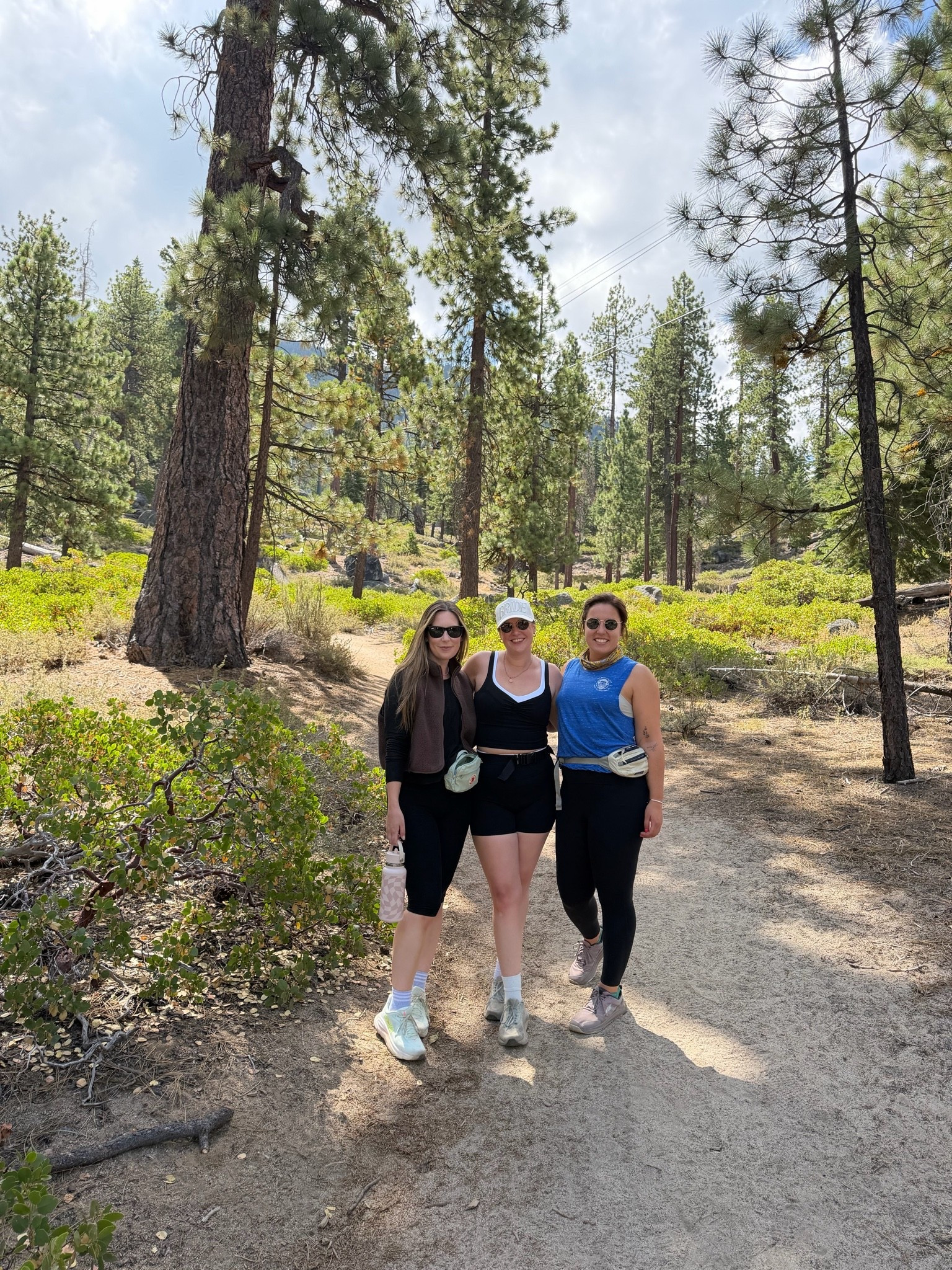 Lake Tahoe hiking outfit🌲🐻

#LTKActive #LTKTravel #LTKootd